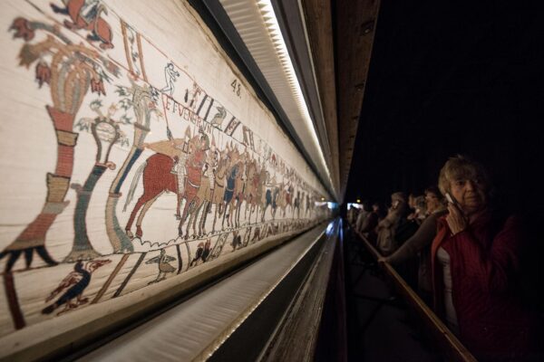 French public erupts over Bayeux Tapestry loan to UK Bayeux Tapestry